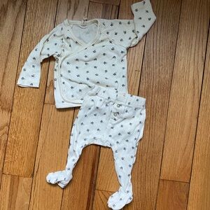 EUC Quincy Mae outfit, baby girl 0-3 month